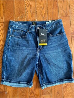 Lee Dark Blue Denim Bermuda Shorts women’s size 10 new.